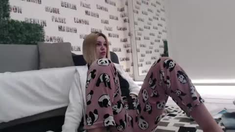 blonddaiana23 online show from January 29, 1:48 am