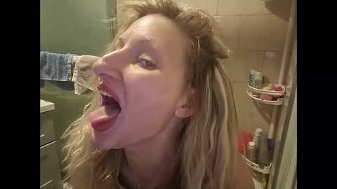 Snapshot of blondebellaaa3 chatting on January 12, 5:01 pm Gia  online show from January 12, 5:01 pm