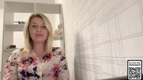 Snapshot of blondie_xoxoxo chatting on October 25, 6:04 pm blondie_xoxoxo online show from October 25, 6:04 pm