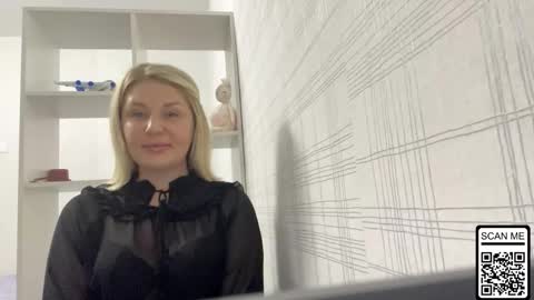 Snapshot of blondie_xoxoxo chatting on October 24, 5:53 pm blondie_xoxoxo online show from October 24, 5:53 pm