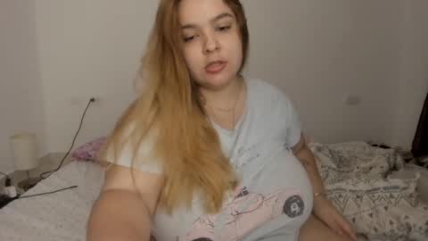 Snapshot of blondyliciousx chatting on October 21, 5:11 am katartistic name online show from October 21, 5:11 am