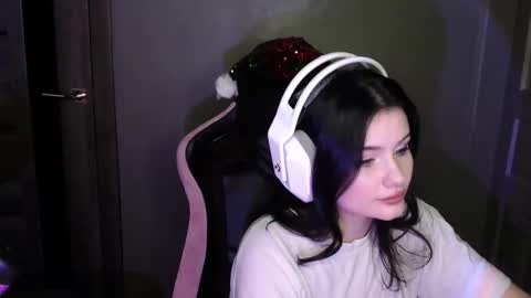 blondyyarisha online show from January 8, 12:25 am