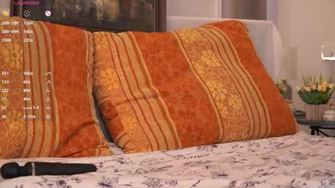 Adeline online show from November 24, 8:16 am