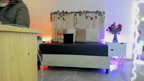 blue_tay1 online show from February 9, 11:56 am