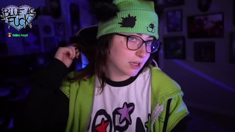 Blue online show from December 31, 2:19 am