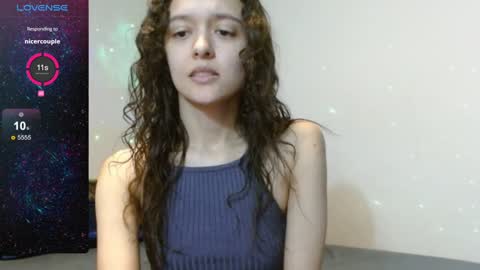 Snapshot of bluevixen7 chatting on January 3, 3:16 am bluevixen7 online show from January 3, 3:16 am