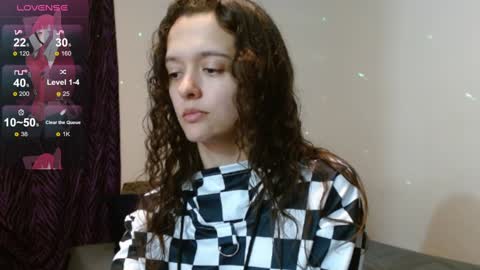 Snapshot of bluevixen7 chatting on January 6, 11:29 am bluevixen7 online show from January 6, 11:29 am