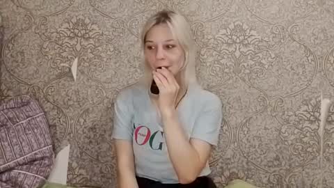 Alisa online show from December 18, 11:48 am