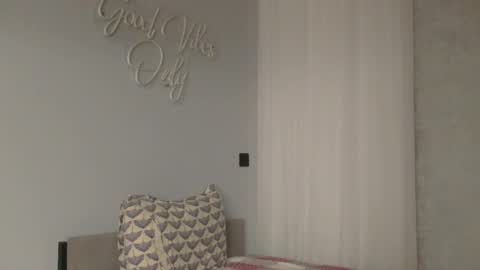 Snapshot of bonne_chance chatting on October 8, 4:00 pm bonne_chance online show from October 8, 4:00 pm