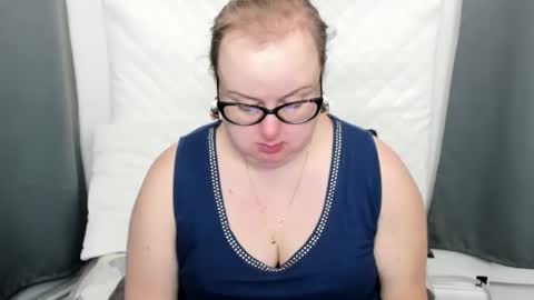 Bonnie online show from November 17, 9:10 am