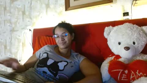 Queen Bon Vivantt online show from February 14, 4:26 am