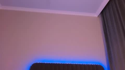 Mona online show from March 8, 2:04 am