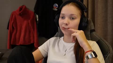 Alice online show from November 13, 3:55 pm