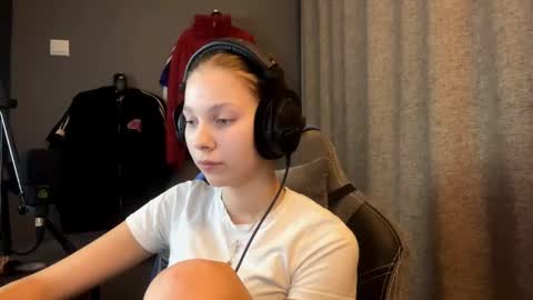 Alice online show from November 5, 4:34 pm