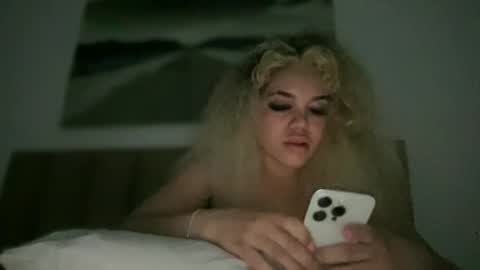 Snapshot of brithneysquirt chatting on October 23, 8:53 am brithneysquirt online show from October 23, 8:53 am