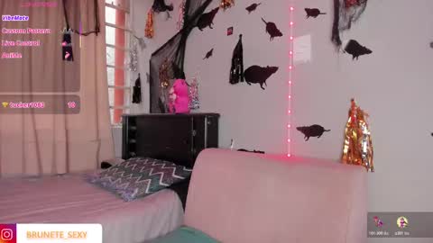 Snapshot of brunettesexyy0 chatting on October 23, 4:13 pm brunette online show from October 23, 4:13 pm