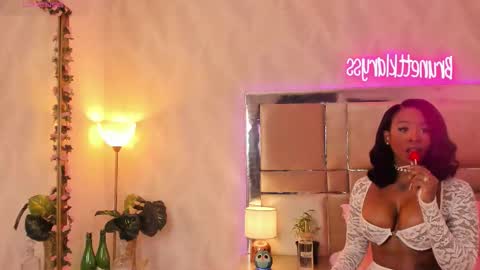 Brenda online show from February 6, 8:07 am