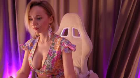 bubbling_crush online show from February 8, 10:51 pm