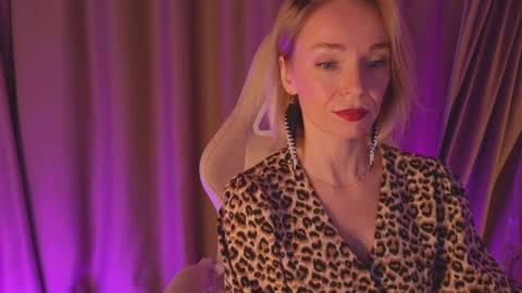 bubbling_crush online show from February 25, 4:25 pm