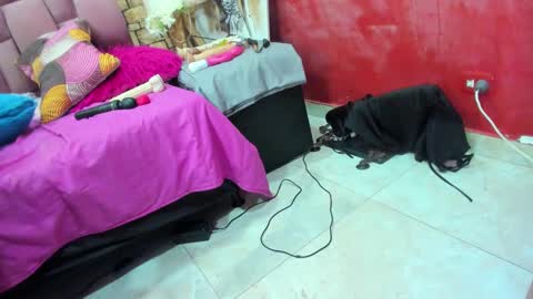 Snapshot of bulmasweetyose chatting on January 15, 9:09 pm bulmasweetyose  mommy submissive control milf lovense online show from January 15, 9:09 pm