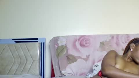 bunnydiva_ online show from January 31, 7:11 pm