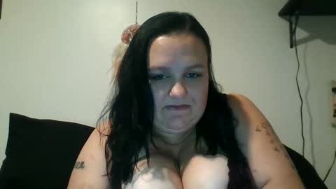 bustymilf94 online show from December 14, 2:39 am