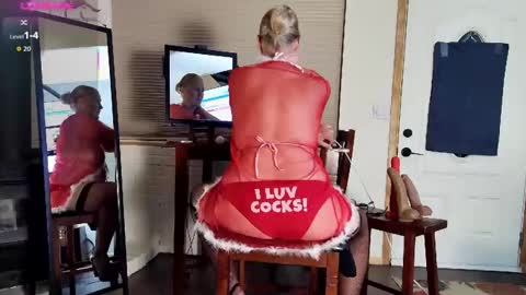 Bee and John online show from December 17, 1:55 am