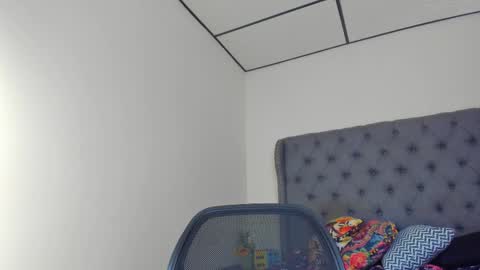 Snapshot of caitlingomez0 chatting on October 21, 2:10 pm caitlingomez0 online show from October 21, 2:10 pm