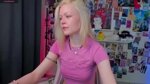 Robin online show from November 23, 11:01 am