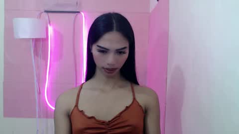 Camilla online show from February 21, 7:44 am