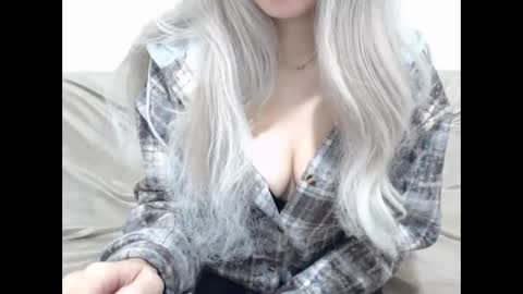 CamilleBunny online show from December 18, 5:12 am