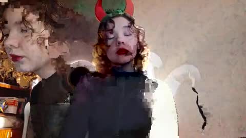 cammyrose_ online show from October 19, 11:45 am