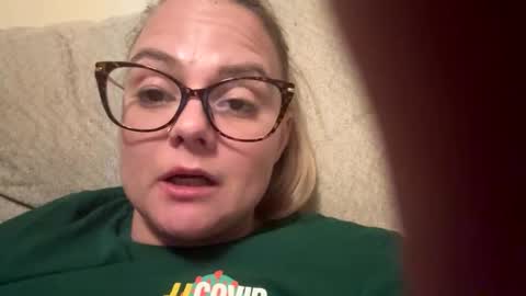 Snapshot of candicewlahna chatting on October 29, 2:05 am candicewlahna online show from October 29, 2:05 am