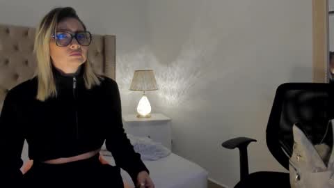 Candie  online show from November 4, 11:48 am