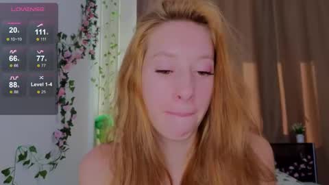 candy_flosse online show from September 30, 10:21 am