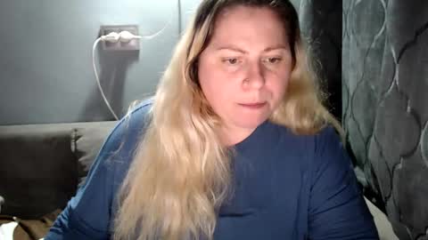 Laura online show from December 21, 9:41 pm