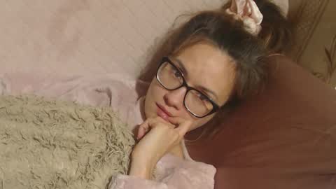 say meow and send tips  online show from October 27, 9:42 pm