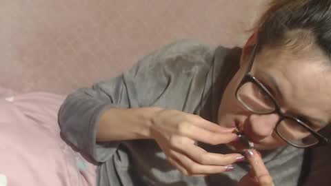 say meow and send tip  online show from December 3, 7:49 pm