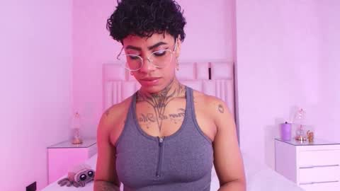 Aura  online show from November 15, 12:06 pm