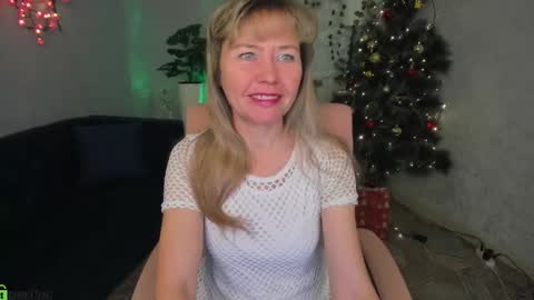 Carla Vogue online show from December 16, 3:12 am