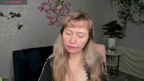 Carla Vogue online show from November 22, 3:09 am