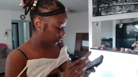 Carlie online show from December 4, 8:20 pm