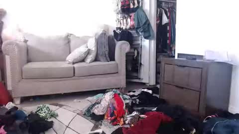 Carlie online show from November 18, 3:46 pm