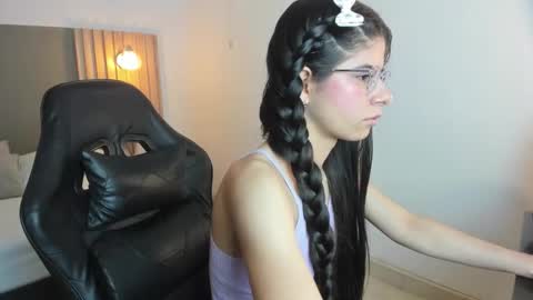 C A R L I N A online show from November 8, 1:05 pm