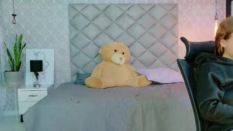 caro_adams1 online show from January 14, 10:42 am