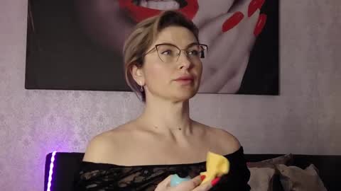 CaroJhones online show from February 21, 5:35 am