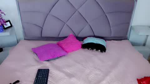 Carolaine01 online show from October 29, 8:33 pm