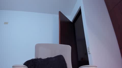 Caroline online show from December 20, 2:52 am