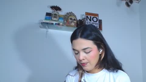 Snapshot of carolina_ml chatting on October 12, 4:42 pm CarolinaM online show from October 12, 4:42 pm