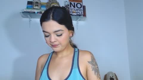 Snapshot of carolina_ml chatting on October 28, 4:35 pm CarolinaM online show from October 28, 4:35 pm